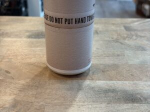 ATELIER VRAI - PLEASE DO NOT PUT HAND TOWELS | vertikal verses series 5/5